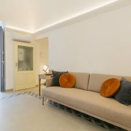 Dimora Giulia - Designer Townhouse With Balcony